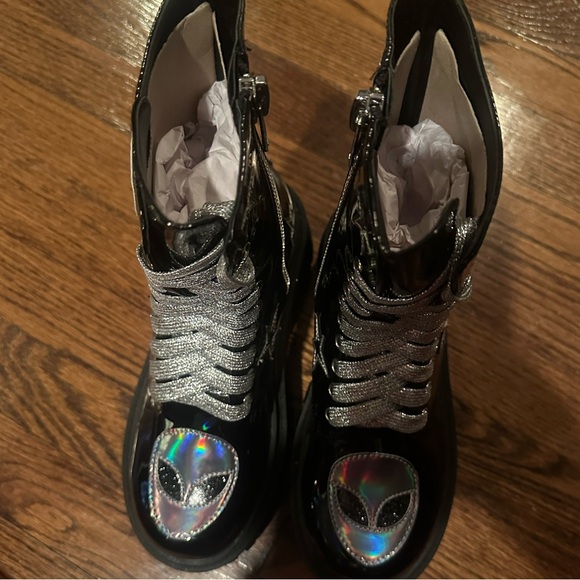 Dolls Kill Club Exx Midnight Invade UR Space Combat Boots NWOB size 6 Deadstock - Picture 16 of 16